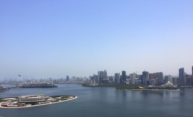 コーニッシュ ホテル シャルジャ