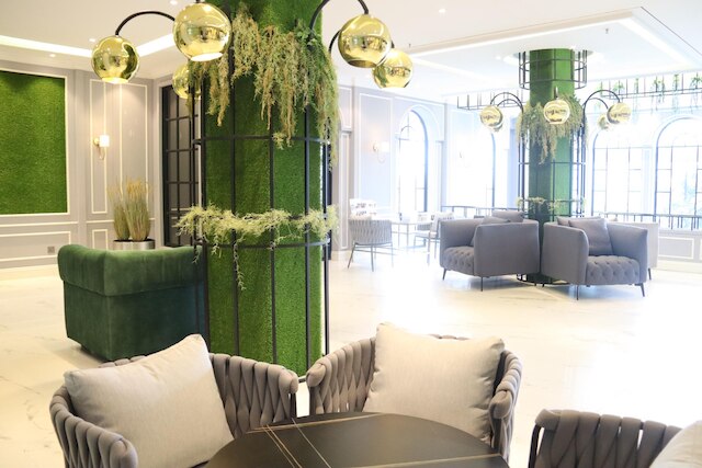 グランド エスカ ホテル アンド レジデンシズ - チセ チルティフィド