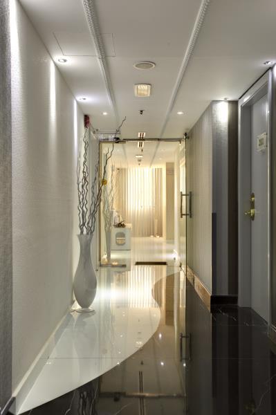 ブロードウェイ ホテル