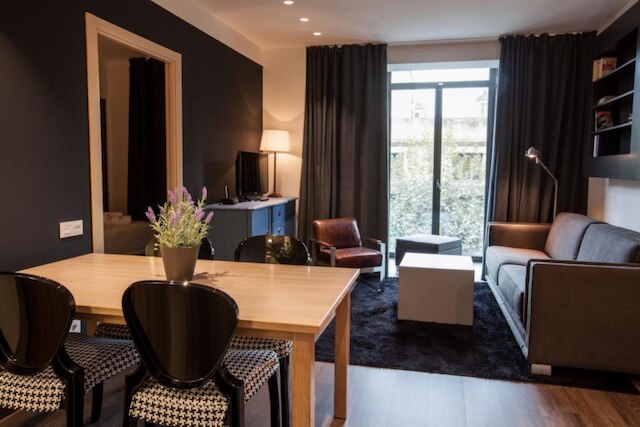 コスモ アパートメンツ コンセル デ セント