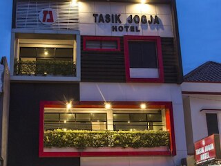 タシク ジョグジャ ホテル