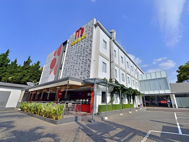 ゾディアック スタミ、カグム ホテルズ