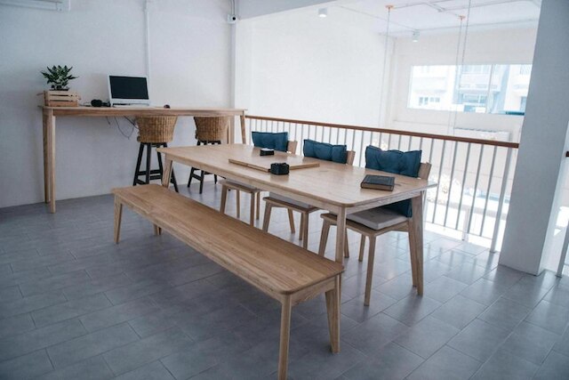 イース ホステル