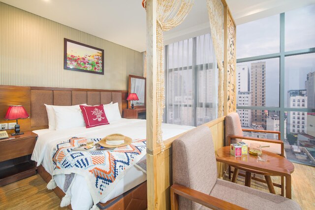 クリスタル ホテル