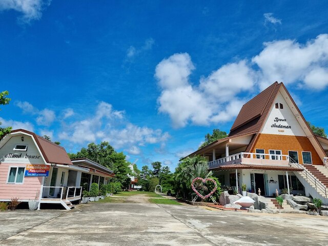 ブラウン・アンダマン・クラビ