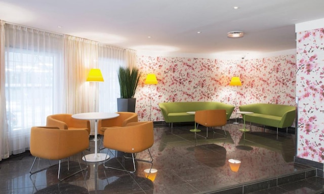 トーン ホテル ムンク