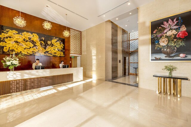 ティー リッツ サイゴン ホテル & アパートメント