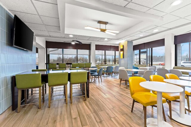 コンフォート イン & スイーツ エバンズビル エアポート