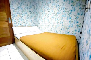 OYO 92580 4n レジデンス ニア ホテル サンティカ プレミア ハヤム ウルク ジャカルタ