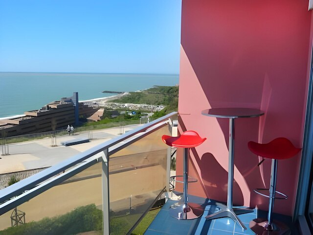 レジデンス メール & ゴルフ