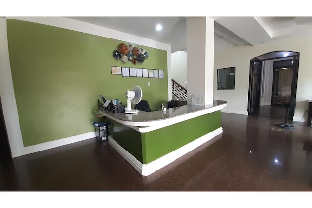 OYO 514 アデライダ ペンショーネ ホテル