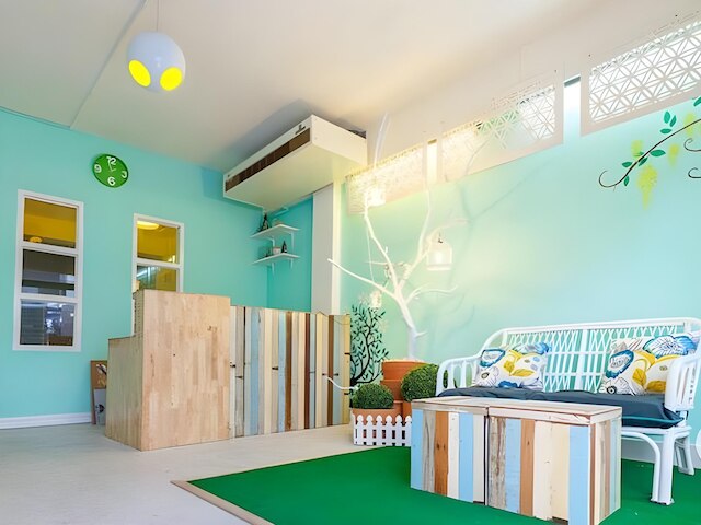 カミン バード ホステル