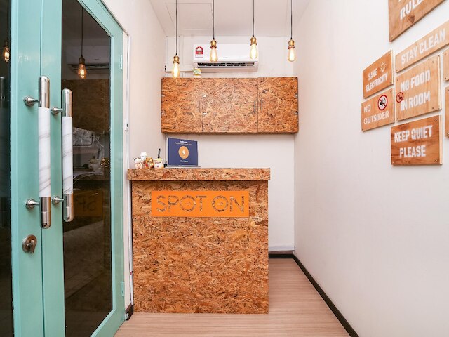 スポット オン 90128 リトル ハウスズ