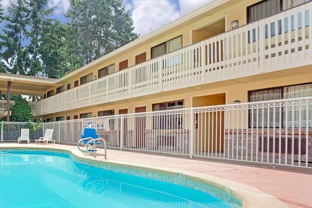 デイズ イン バイ ウィンダム シアトル サウス タックウィラ