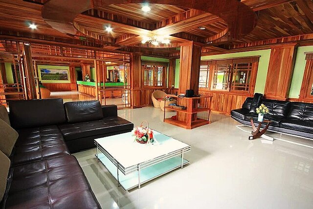 ハイソ プレイス ホテル