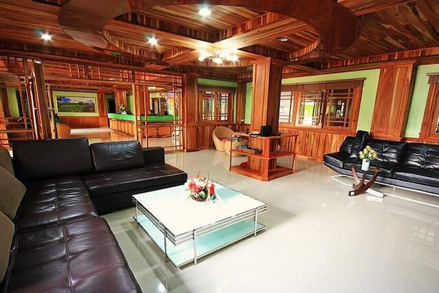 ハイソ プレイス ホテル