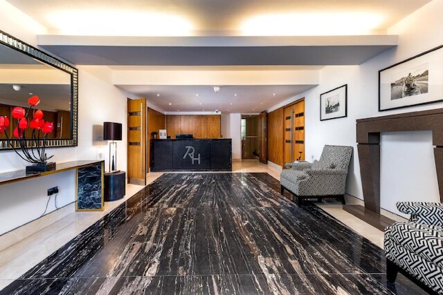 ローランド アパートメンツ ロンドン