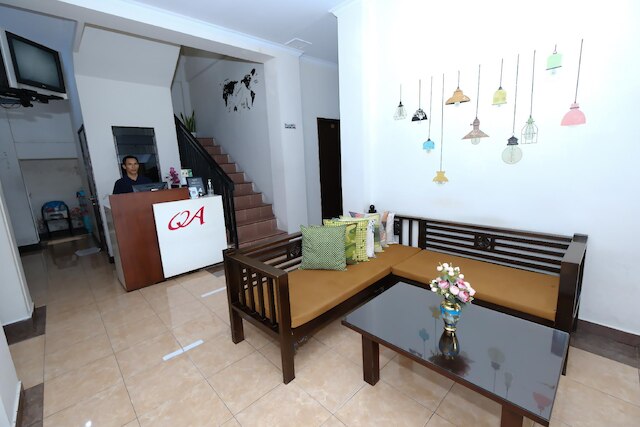 オマー アンバルクモ