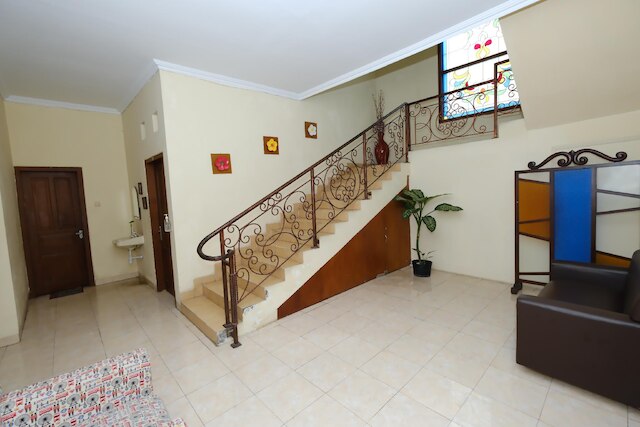 オマー アンバルクモ