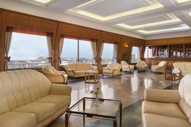 ラマダ バイ ウインダム プロウディフ トリモンティウム