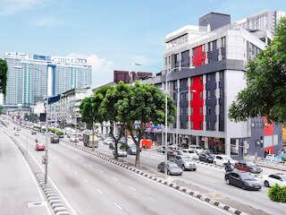 OYO キャピタル O 978 ミダリス ホテル