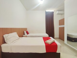 レッドドアーズ シャリア ニア ラパンガン パンカシラ シンパン リマ