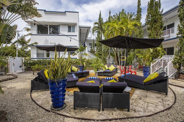 ビーチサイド オール スイーツ ホテル