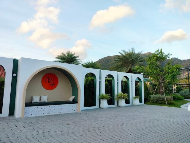 ナリス プービュー リゾート