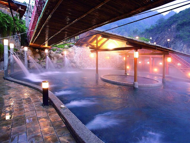 ク クアン ホットスプリング ホテル