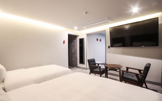 Busan Oncheonjang Hotel Mithuna