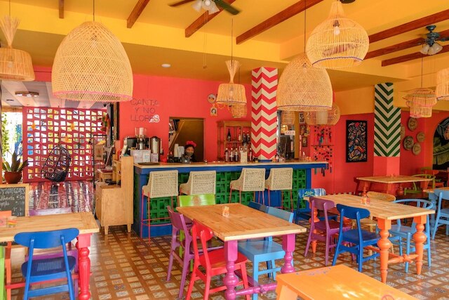 ポー アキ ステイ & ダイン