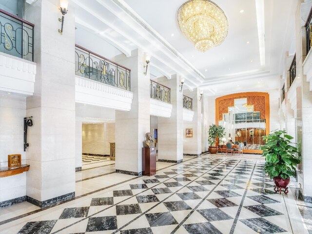 ホテル シントラ (新麗華酒店)