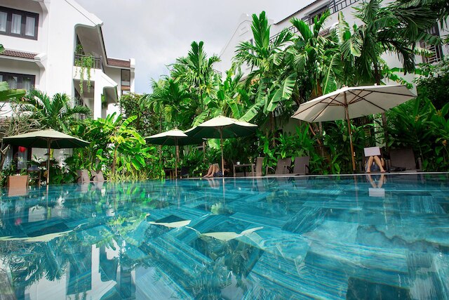 イースト ウエスト ヴィラ