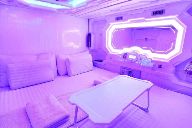 タブ カプセル ホテル - カヨーン スラバヤ