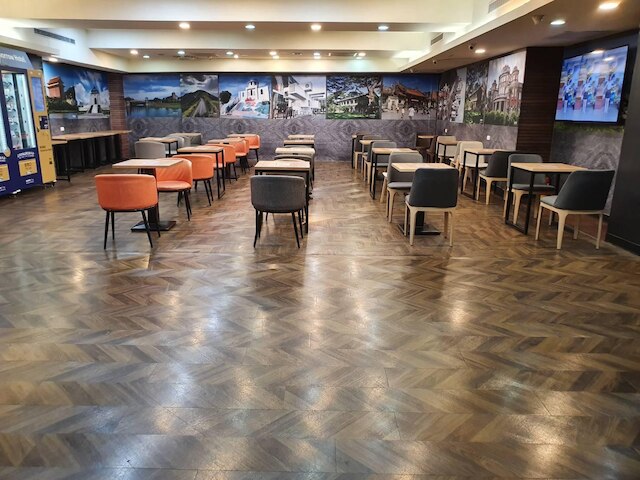 トゥモロー ホテル (明日大飯店)