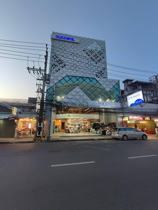 クラウドオテル ウォーキングストリート