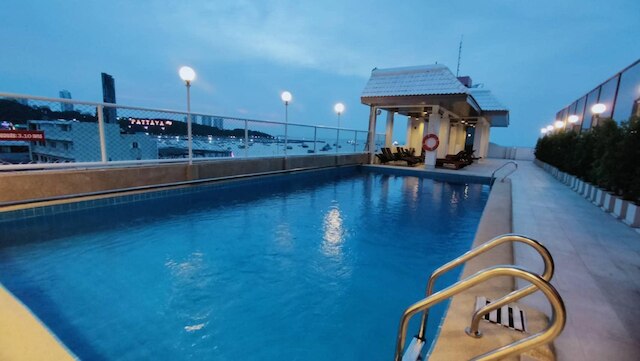 クラウドオテル ウォーキングストリート