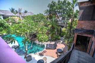 The Melo Hotel (ザ・メロ・ホテル)