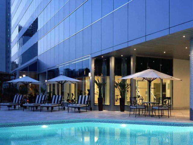 コーニッシュ ホテル アブダビ