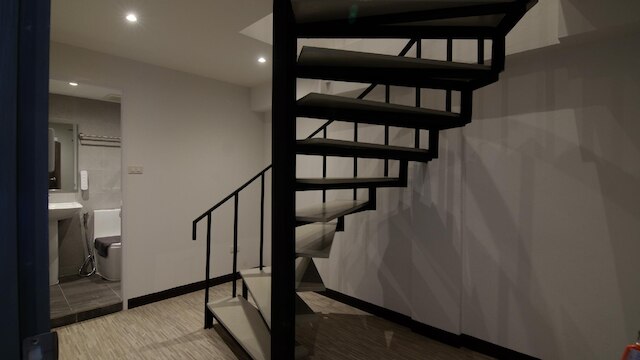 スリープ ウィズ ミー バンコク - BTS プラ カノン