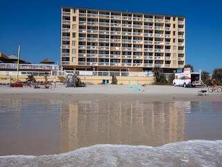 コンフォート イン & スイーツ デイトナ ビーチ オーシャンフロント