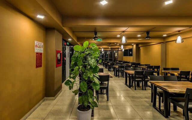 レッドドアーズ プレミアム ニア― イータウン 3