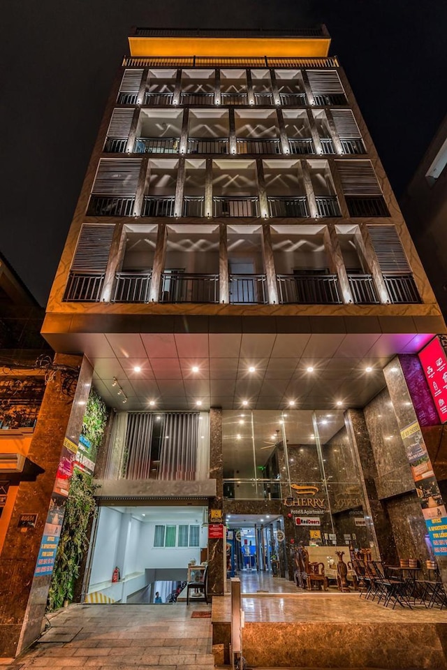 レッドドアーズ プレミアム ニア― イータウン 3