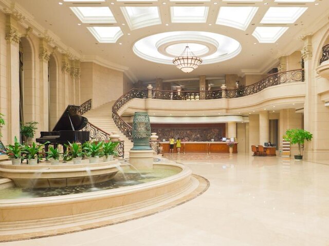 三亜 バオホン ホテル (三亜宝宏大酒店)