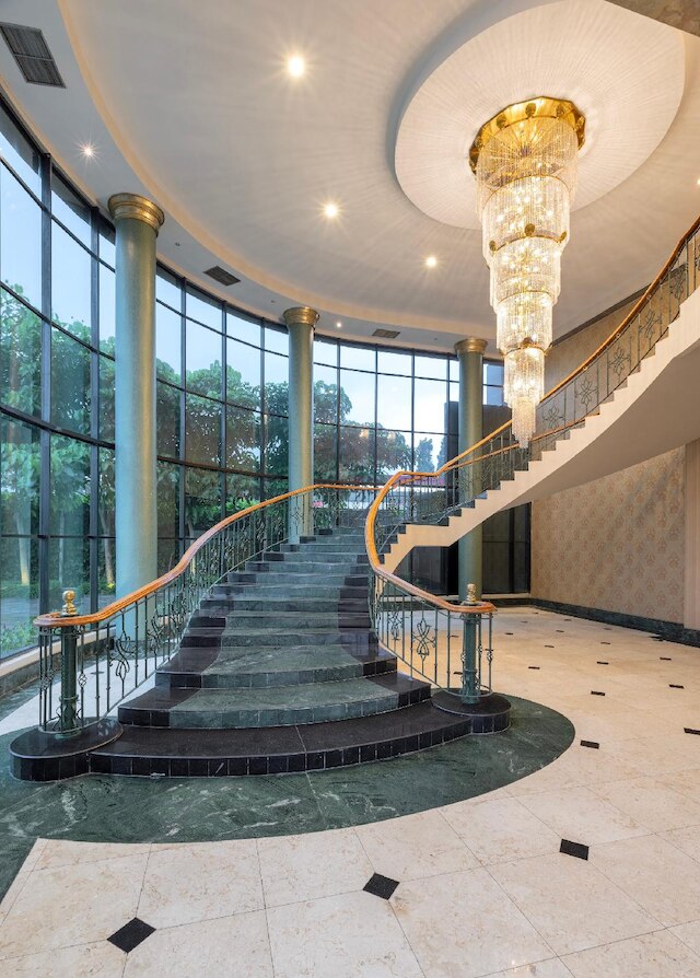 グランド アクイラ ホテル バンドン