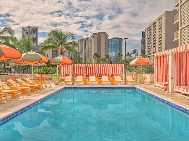 アンバサダー ホテル オブ ワイキキ, タペストリー コレクション by ヒルトン