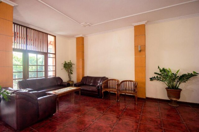 OYO 759 ホテル デウィ スリ