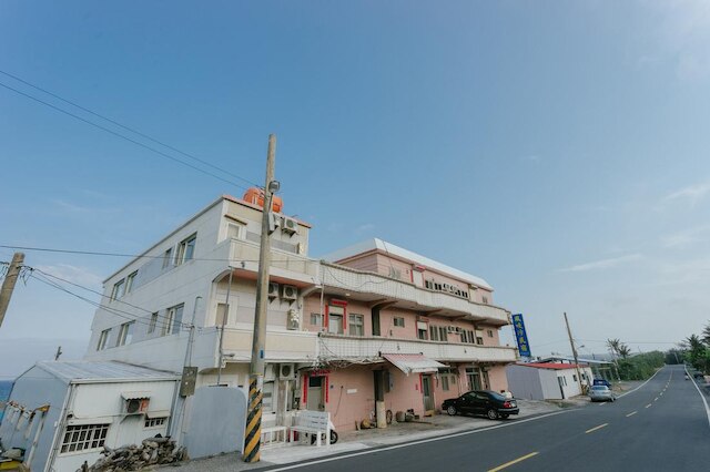 ホワイトランス B&B (微家山海景Villa民宿)