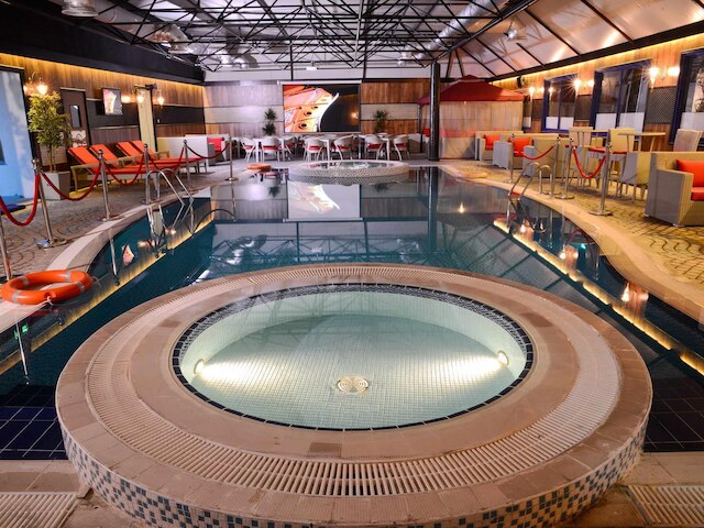 サン アンド サンズ ホテル