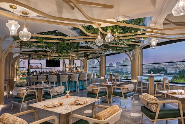 コンラッド カイロ